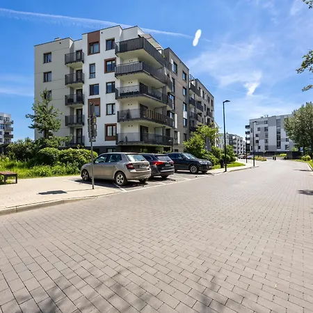 Airport - Balcony & Parking - By Rentujemy Lejlighed *